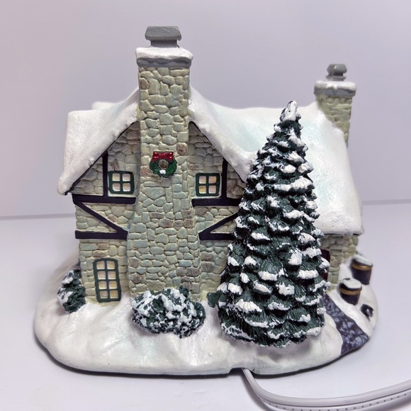 Thomas Kinkade Hawthorne Village Christmas Toy Shop - Picture 4 of 12